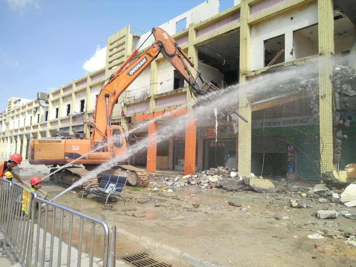 武漢舊廠房拆除廠家聯系方式,拆除
