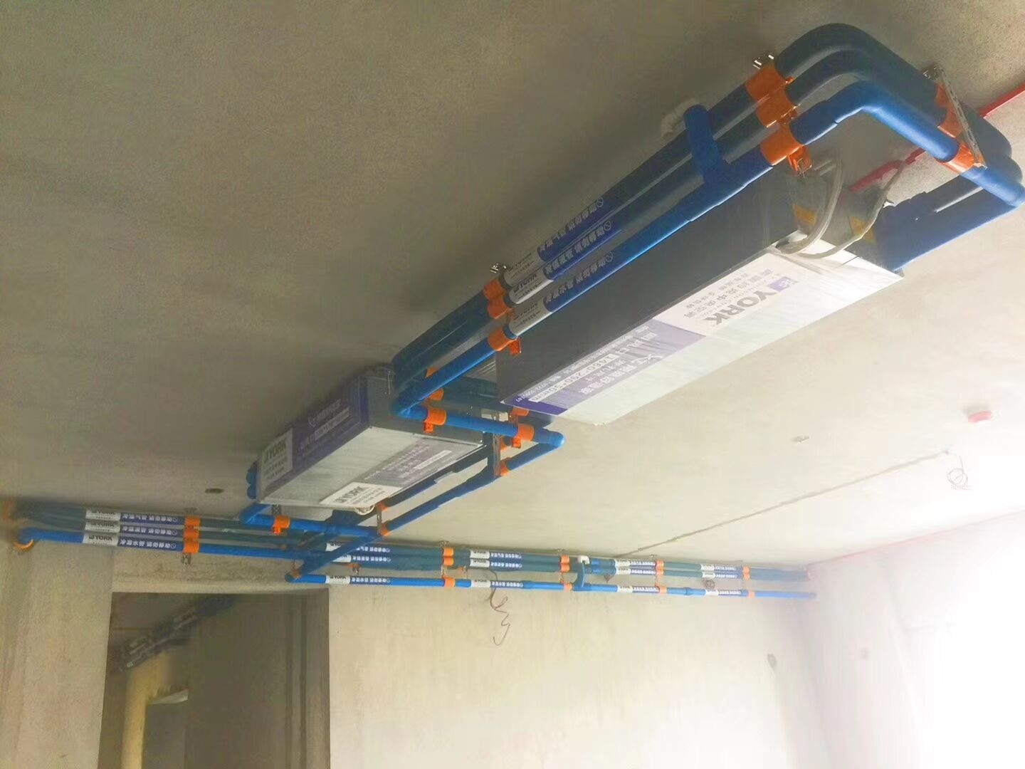 空調加一次氟多少錢_深圳約克空調加氟_比亞迪f3空調加什么氟
