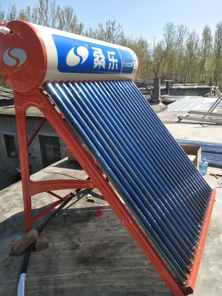 太陽熱水器多少才有熱水_德能空氣能熱水器官網_武漢太陽能熱水器熱水工程