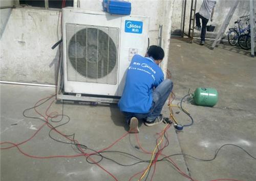 鄭州空調充氟電話_鄭州小超人空調加氟_新空調漏氟對空調有
