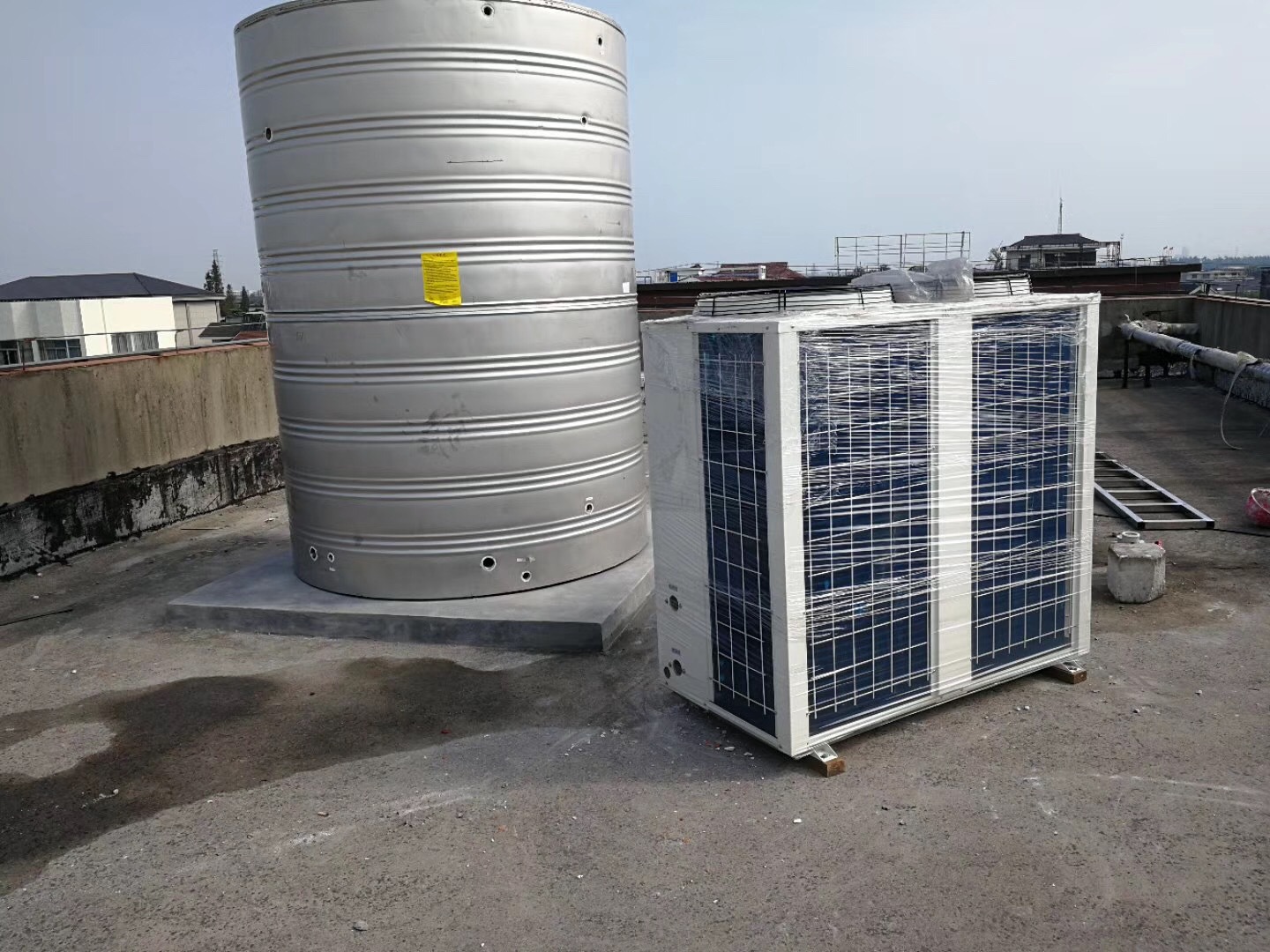 蘭州空氣能熱水器熱水工程_南京空氣能熱水_空氣能熱水設備