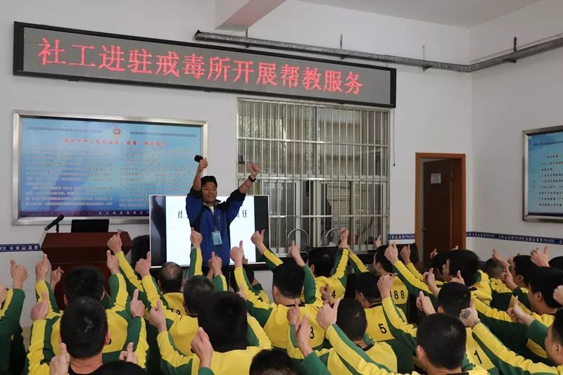 汕頭心理醫生_汕頭附二醫院美容醫生_汕頭泌尿科醫院黃巧武醫生