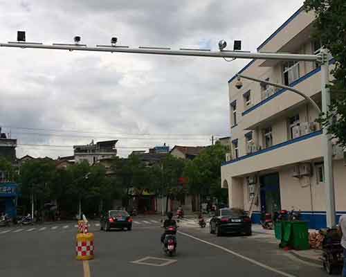山西太原高速路監控桿廠