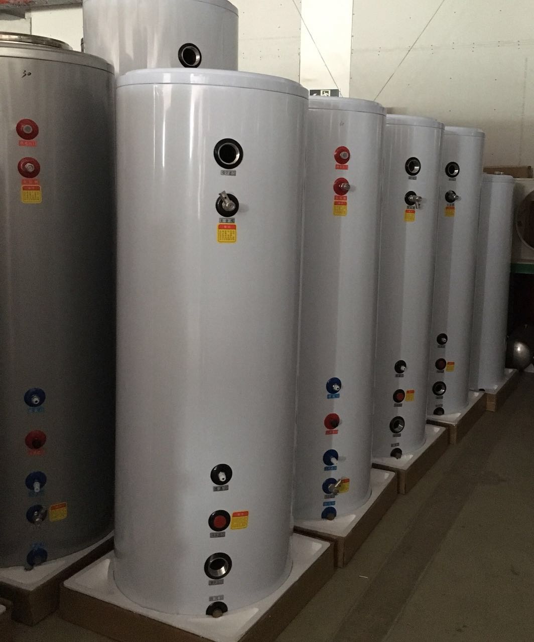 空氣能熱泵熱水機電熱水器_沈陽家用空氣能熱水器價格_美的空氣能熱水器產品圖片