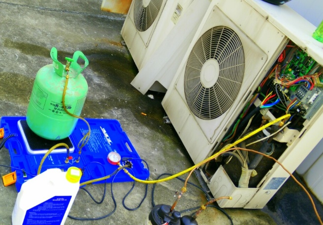 空調一點氟沒有怎么加_空調幾年加一次氟_福州統帥空調加氟