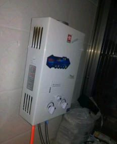 揚州家用空氣能熱水器價格_空氣能熱泵熱水機電熱水器_商用空氣能熱水設備