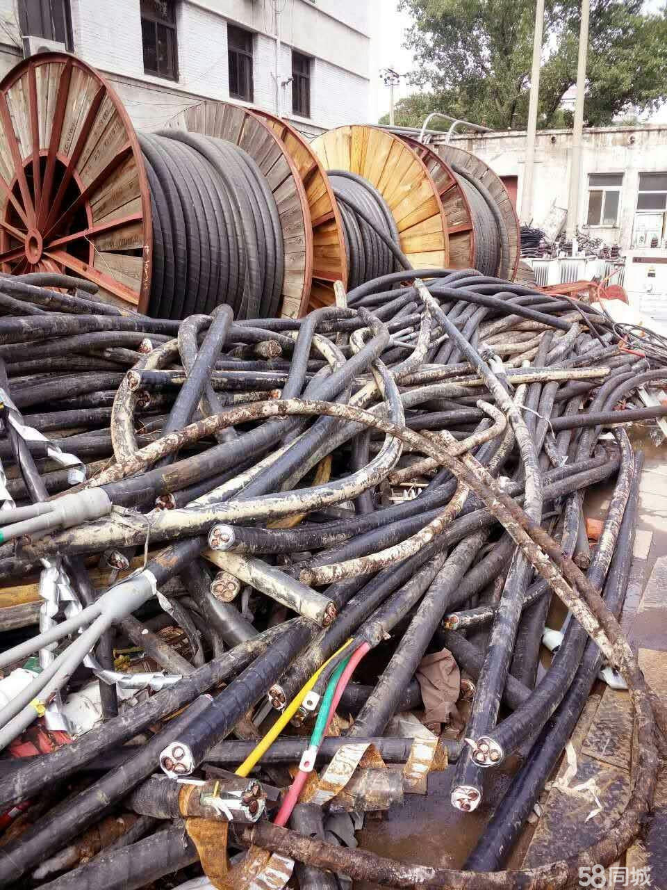 回收二手游樂場設備_深圳二手噴油設備回收_西安二手設備回收