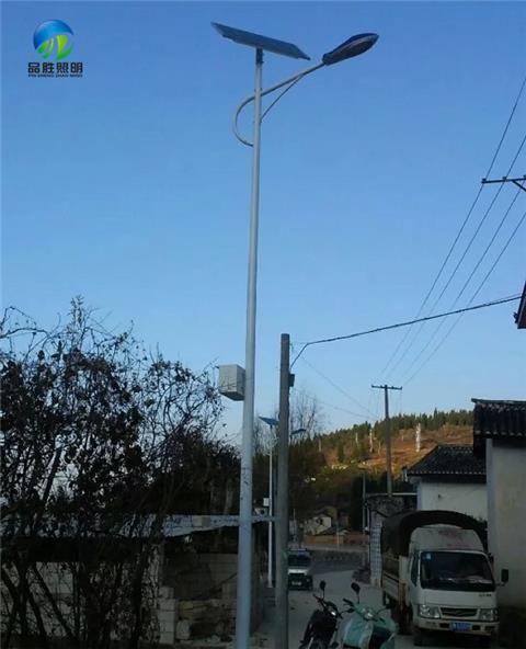 深圳太陽能路燈廠家價格深圳新農村太陽能路燈