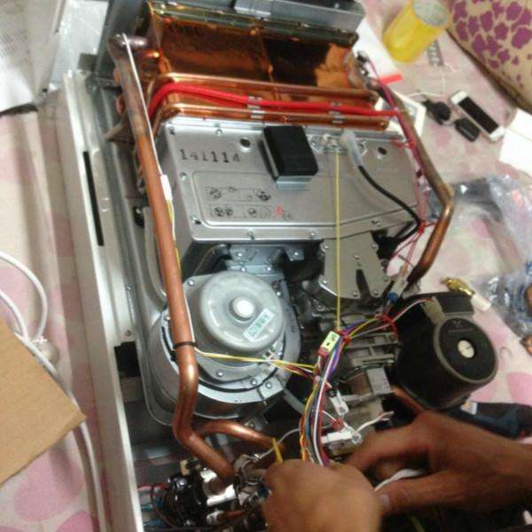 蘇州萬家樂燃氣灶維修電話_貴陽萬家樂熱水器售后電話_蘇州萬家樂熱水器售后維修電話
