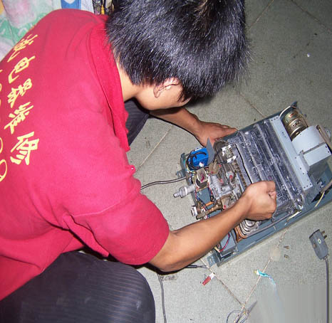 重慶華帝熱水維修電話_上海美的熱水器維修服務熱線_斯帝博熱水器官網維修