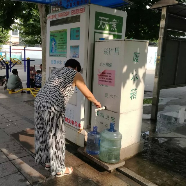濰坊設備回收_濰坊廢舊輪胎回收_塑料桶回收濰坊廢舊網