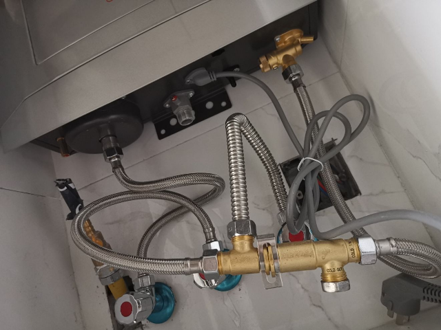 濟南海爾熱水器維修中心_濟南海爾維修電話_海爾熱水器濟南維修