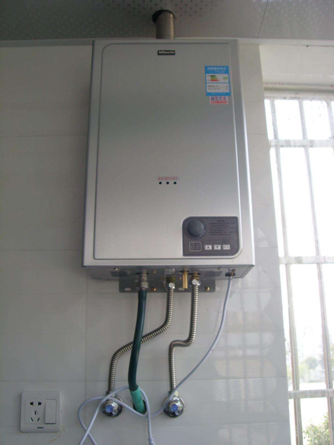 成都林內熱水器售后維修電話（全國24小時服務中心）