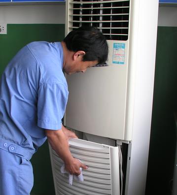 空調幾年加一次氟_長沙海信空調加氟_空調加32的氟