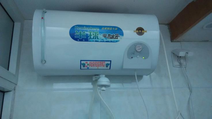 格力中央熱水 售后_飛羽熱水龍頭漏水怎樣維修視屏_長沙統帥熱水器售后維修中心