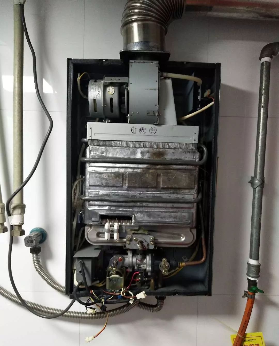 南寧萬家樂熱水器維修中心_鄭州萬家樂維修_萬家樂燃氣熱水器無錫維修電話