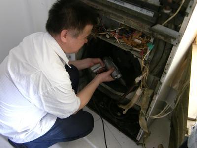 合肥松下空調修理_空調e9如何修理_揚州松下燃氣熱水器修理