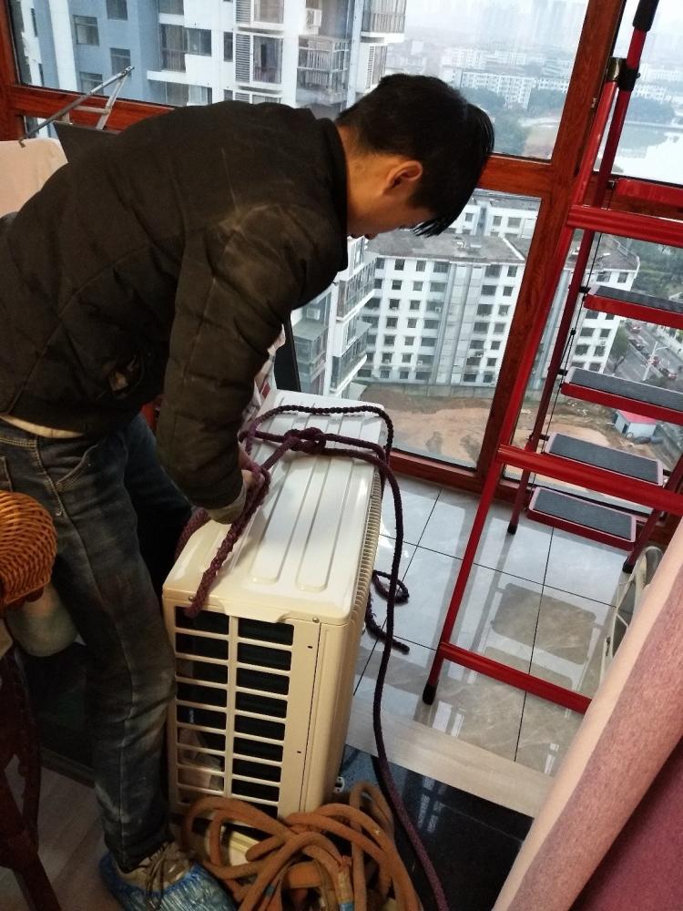 空調怎樣移機視頻_濰坊 空調 移機_深圳長虹空調移機