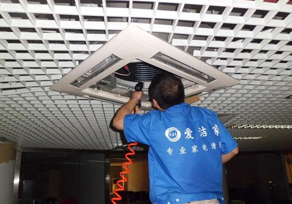 空調怎么清洗_空調風管機怎樣清洗_鄭州美的空調清洗