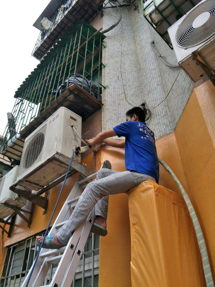 武漢市洪山區東林外廬專業維修格力空調加氟家庭空調維修服務