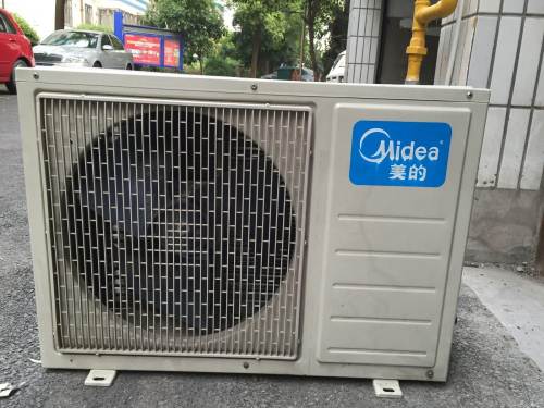 美的空調室外機.jpg