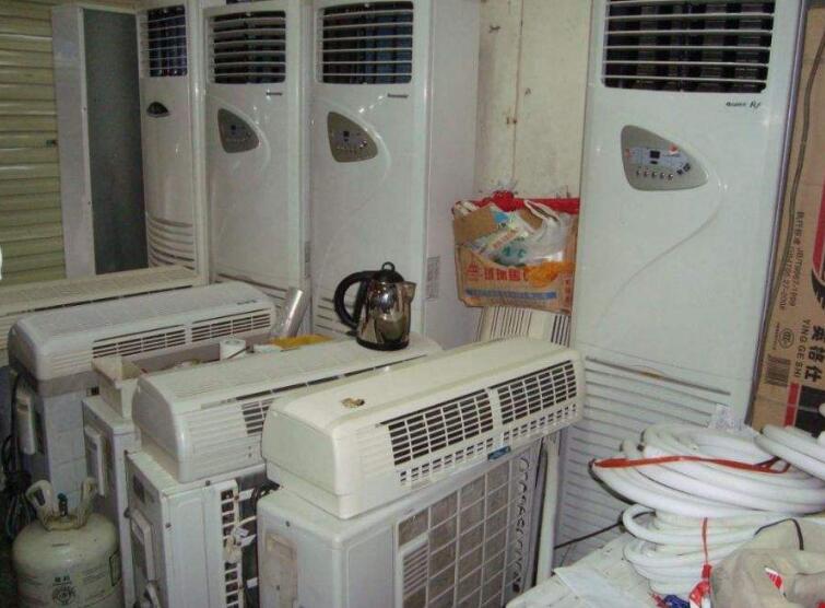 新空調漏氟對空調有_廣州美的空調加氟_空調加32的氟