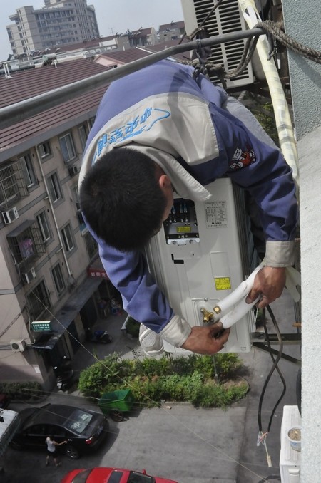 空調如何移機_國美空調異地移機_西安伊萊克斯空調移機