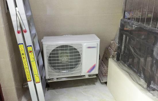 　　外機擺放不合理 空氣不流通導致不制冷
